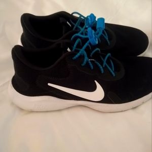 Nike Flex Experience 9 with locklaces women's sz8